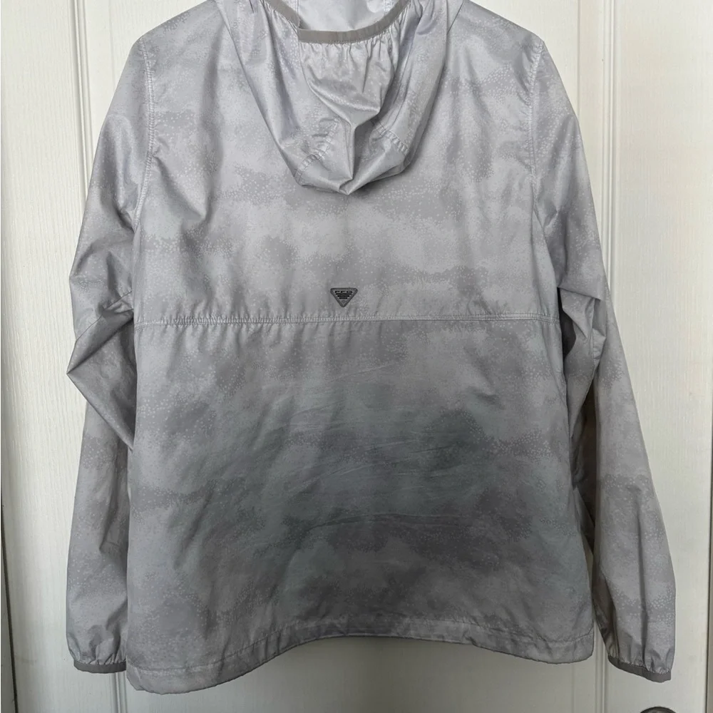 Columbia PFG Size Medium Gray & White Jacket - Picture 2 of 4